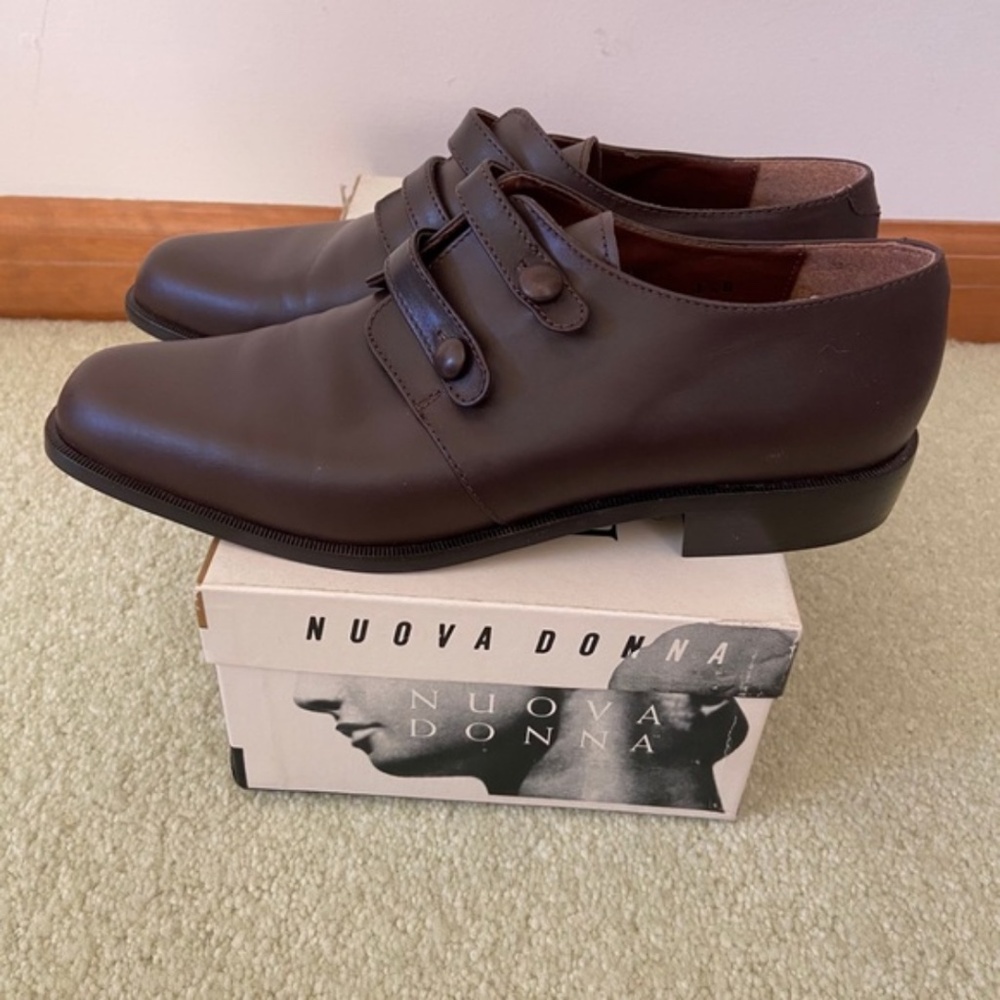 Nuova Donna Leather Loafers - Size 7.5
